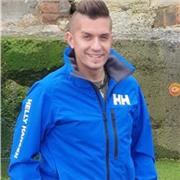 Me considero un docente cercano al alumno con el fin de crear un vínculo importante a la hora de resolución de dudas sin miedos. Me apasiona enseñar todo lo relativo a la rama de la Salud y las Ciencias Naturales, tanto a alumnos con gran inquietud como c